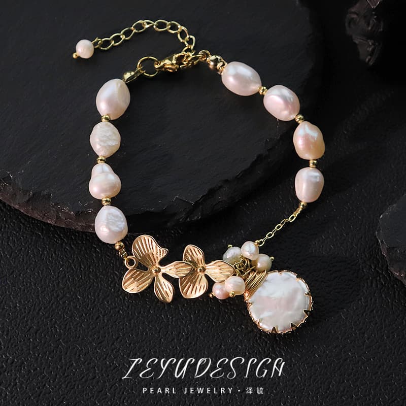 South Sea Fire Coral · Bracelet