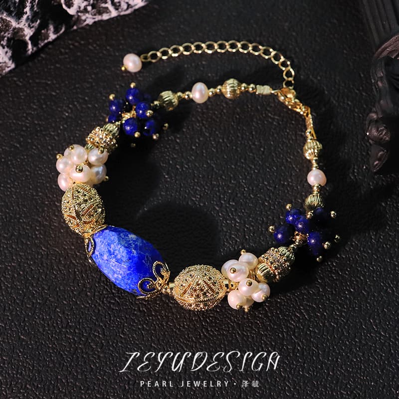 Button Pearl Bracelet